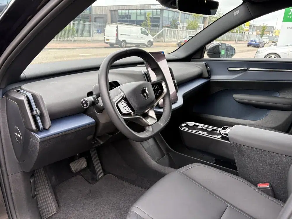 Volvo EX30 Single Core 51 kWh uit 2024, foto 6