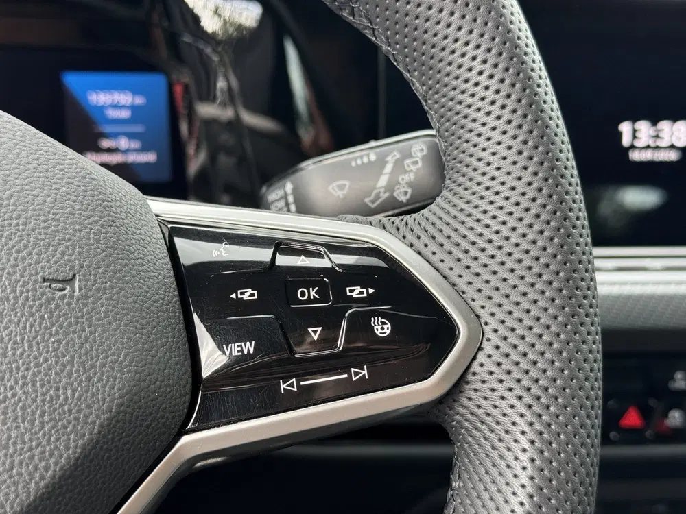 Volkswagen Golf 1.5 eTSI R-Line Business+ *Panorama uit 2022, foto 11