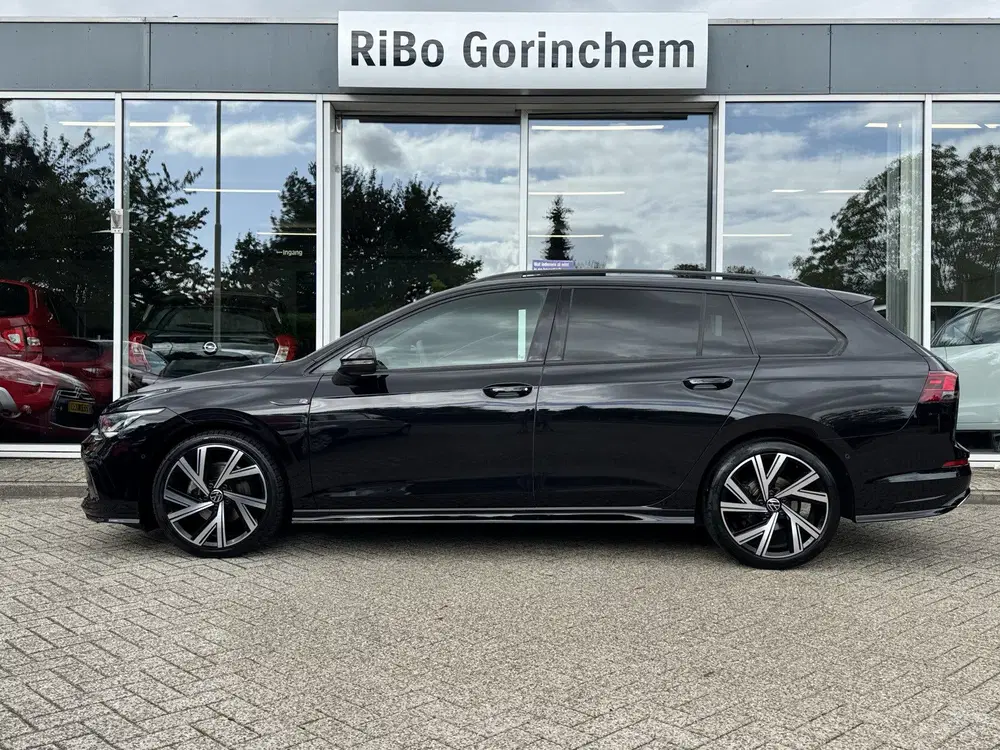 Volkswagen Golf 1.5 eTSI R-Line Business+ *Panorama uit 2022, foto 2
