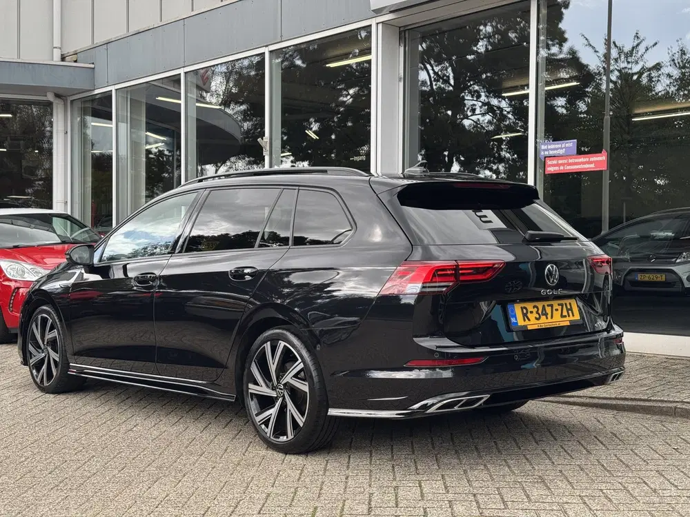 Volkswagen Golf 1.5 eTSI R-Line Business+ *Panorama uit 2022, foto 4