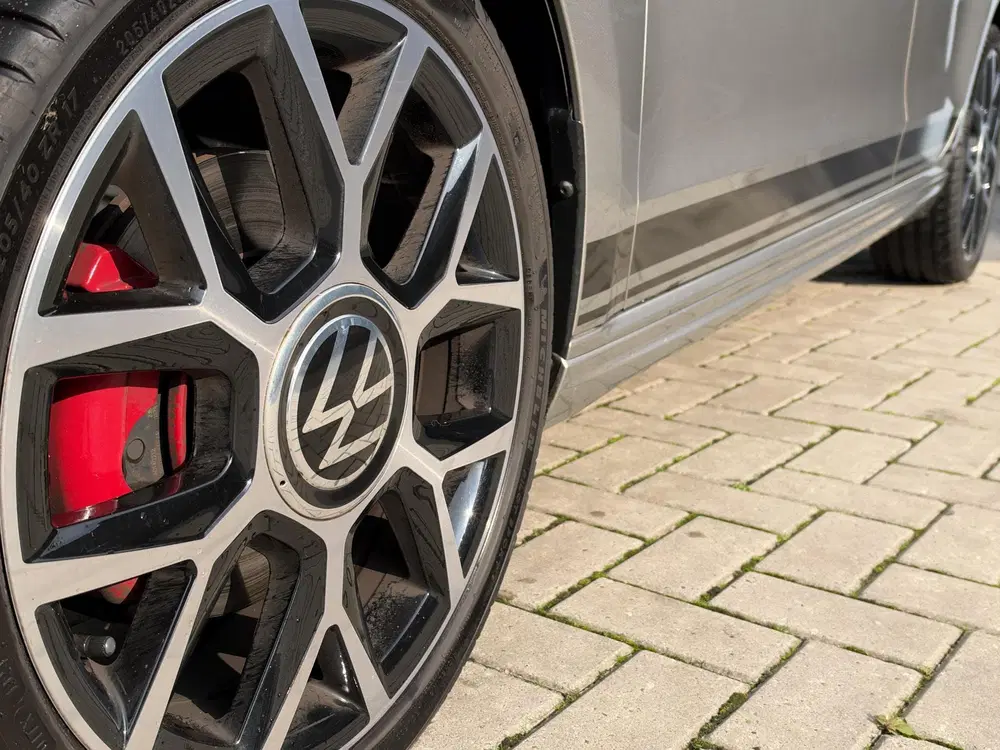 Volkswagen up! 1.0 TSI GTI uit 2024, foto 2