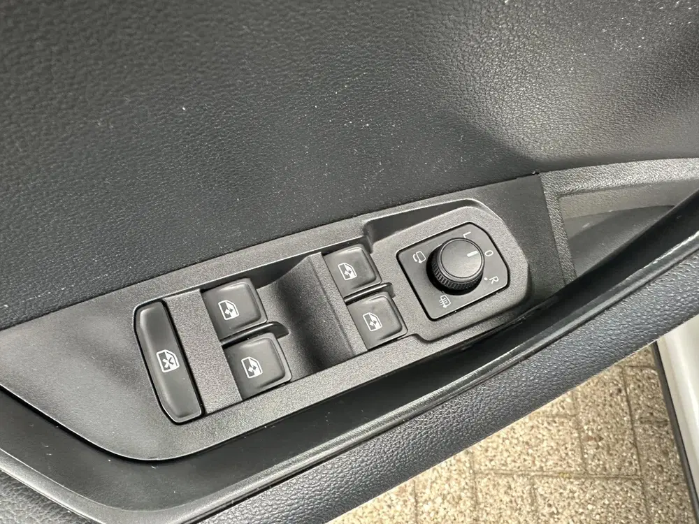 Skoda Karoq 1.5 TSI ACT Sportline Business uit 2021, foto 12