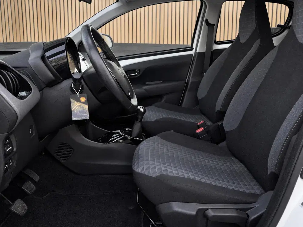 Peugeot 108 1.0 e-VTi Allure uit 2021, foto 12