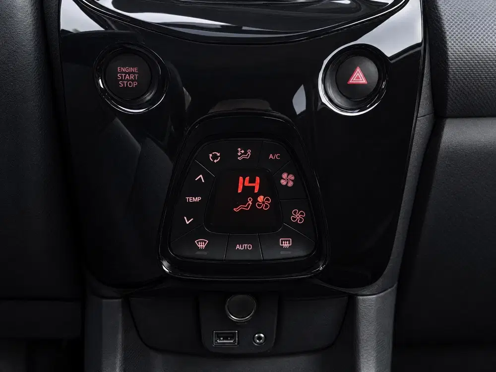 Peugeot 108 1.0 e-VTi Allure uit 2021, foto 15