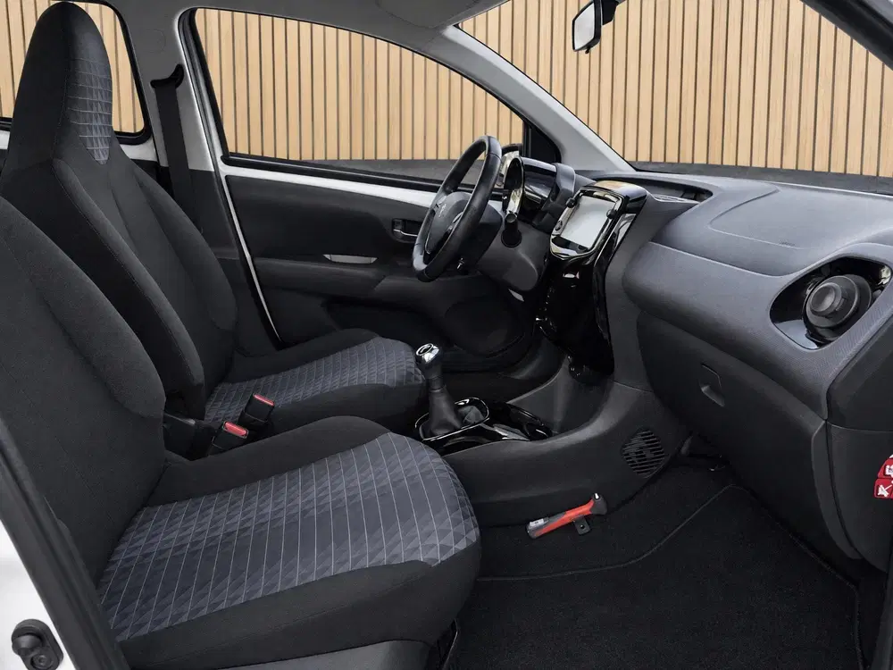 Peugeot 108 1.0 e-VTi Allure uit 2021, foto 7