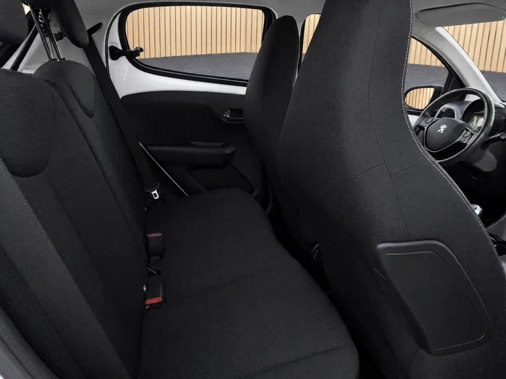 Peugeot 108 1.0 e-VTi Allure uit 2021, foto 8