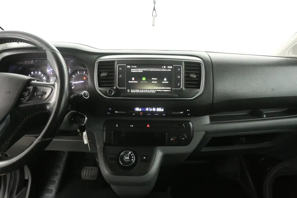 Opel Vivaro 2.0 L3H1 180PK uit 2020, foto 11