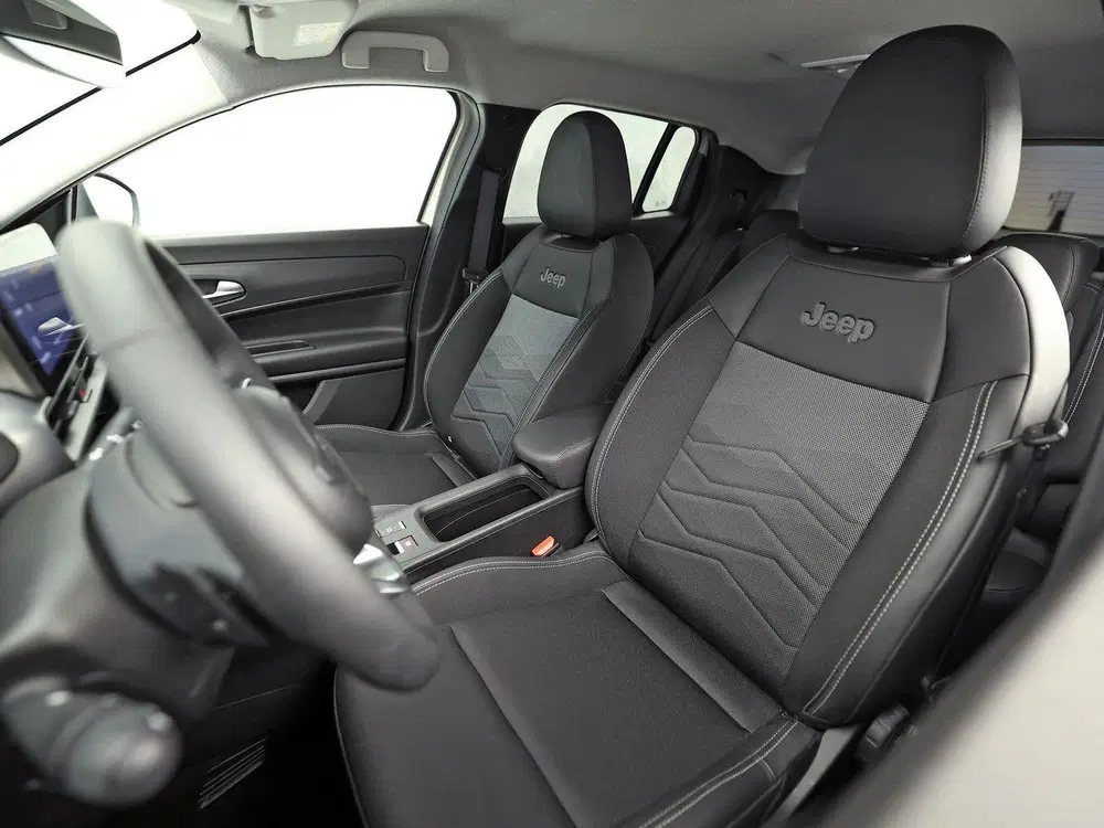 Jeep Avenger 1.2 e-Hybrid Altitude Automaat (APPLE CARP uit 2025, foto 14