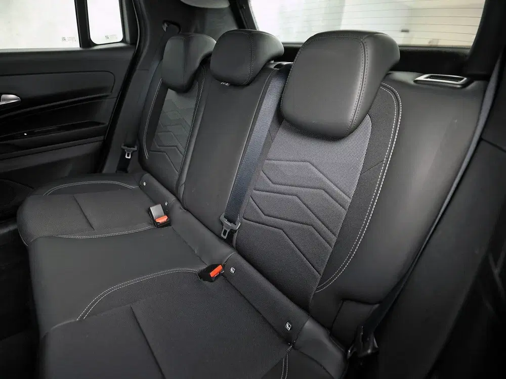 Jeep Avenger 1.2 e-Hybrid Altitude Automaat (APPLE CARP uit 2025, foto 15