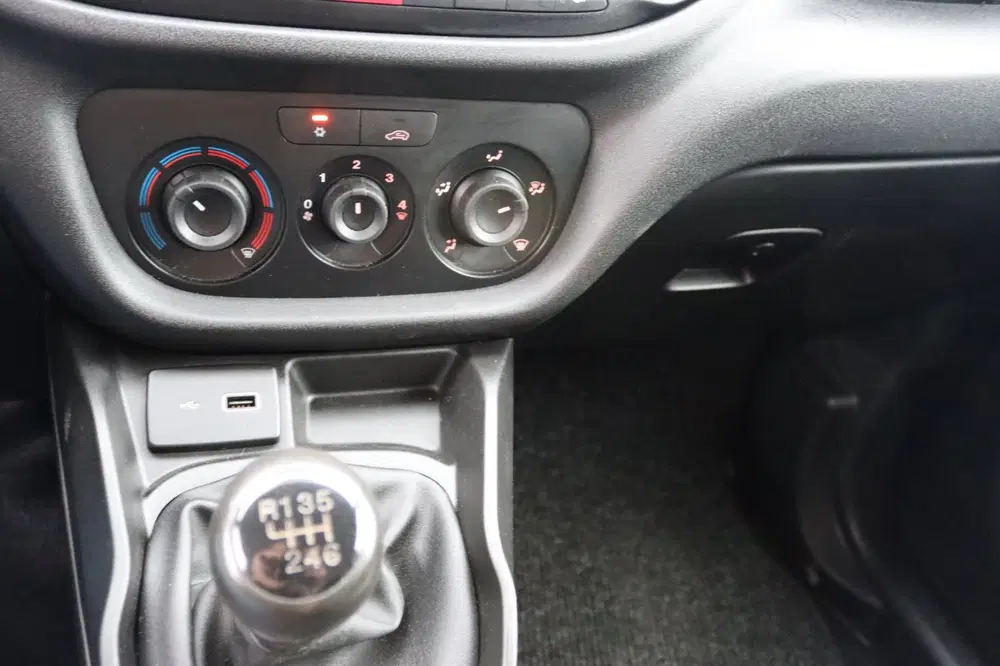 Fiat Doblo Doblò Cargo 1.6 MJ L1H1 uit 2022, foto 14