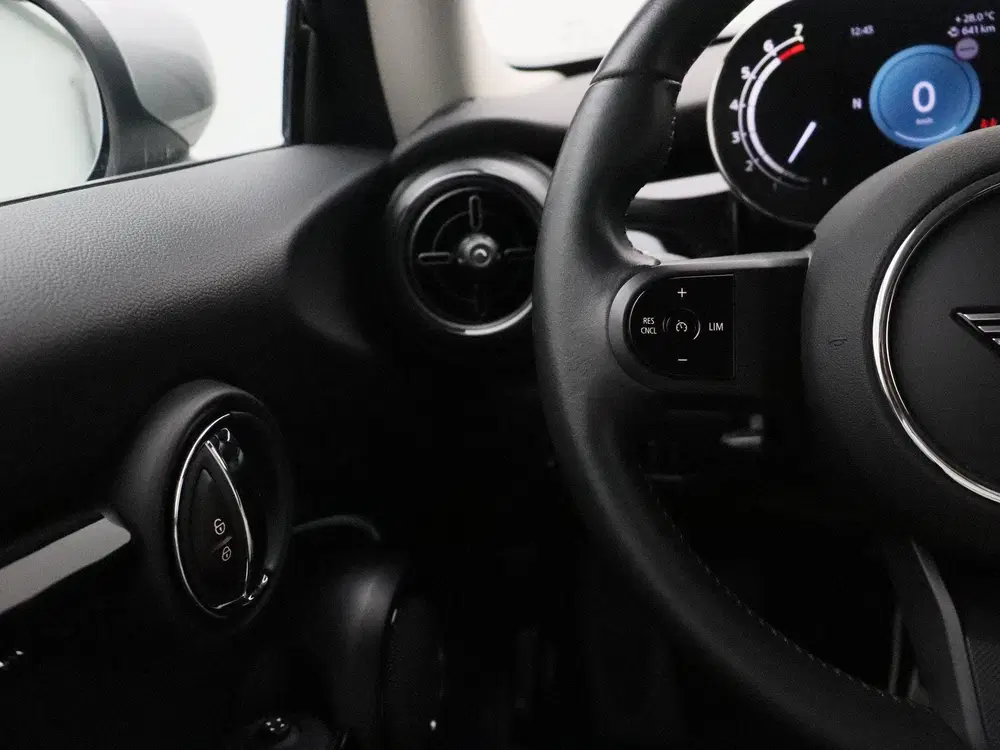Mini Cooper Cooper Premium Pakket + PDC + LED + Drivin uit 2023, foto 13