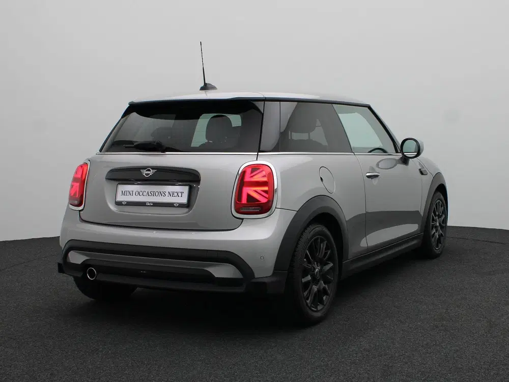 Mini Cooper Cooper Premium Pakket + PDC + LED + Drivin uit 2023, foto 2