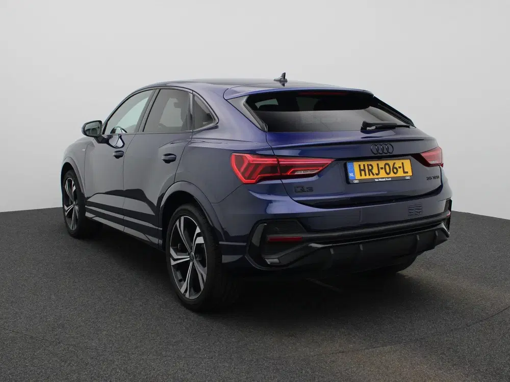Audi Q3 35 TFSI S Edition Competition 150 PK uit 2025, foto 3