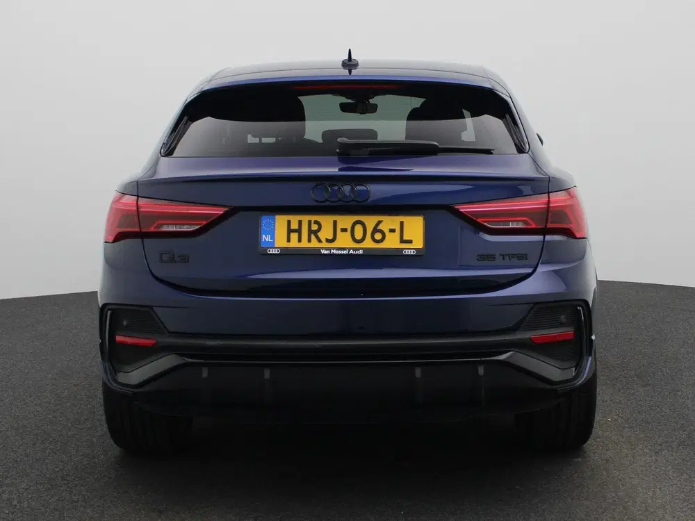 Audi Q3 35 TFSI S Edition Competition 150 PK uit 2025, foto 5