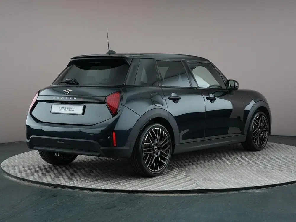 Mini Hatchback Cooper S Automaat uit 2025, foto 2