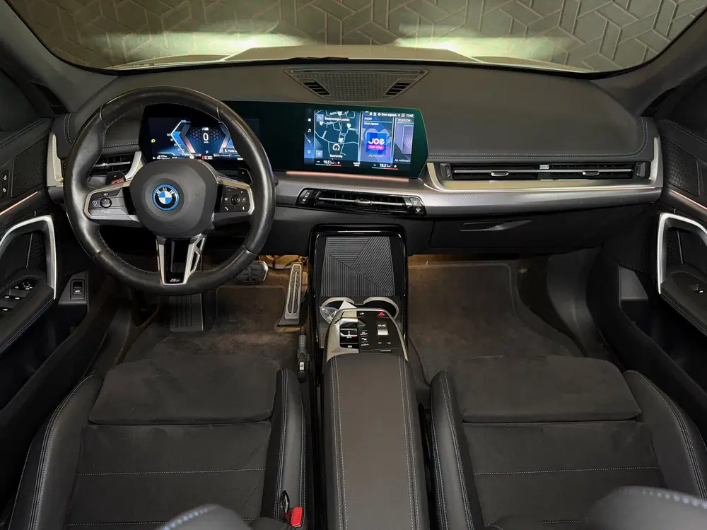 BMW X1 xDrive25e uit 2023, foto 11