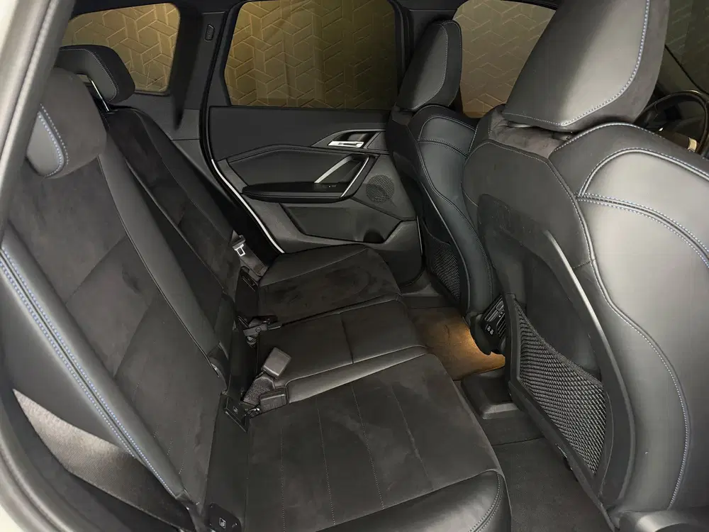 BMW X1 xDrive25e uit 2023, foto 12