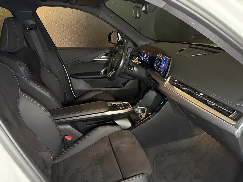 BMW X1 xDrive25e uit 2023, foto 13
