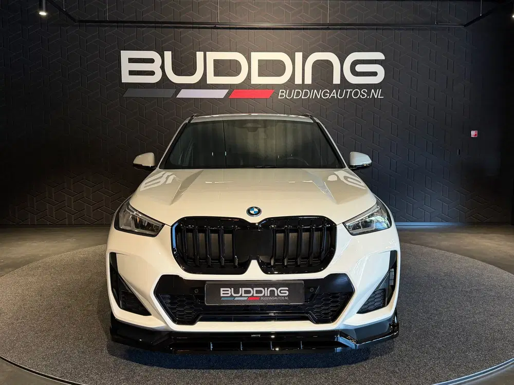 BMW X1 xDrive25e uit 2023, foto 2