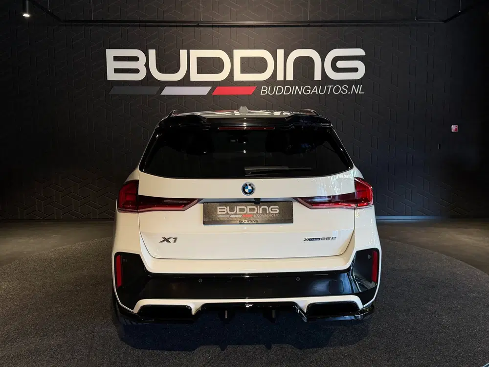 BMW X1 xDrive25e uit 2023, foto 6