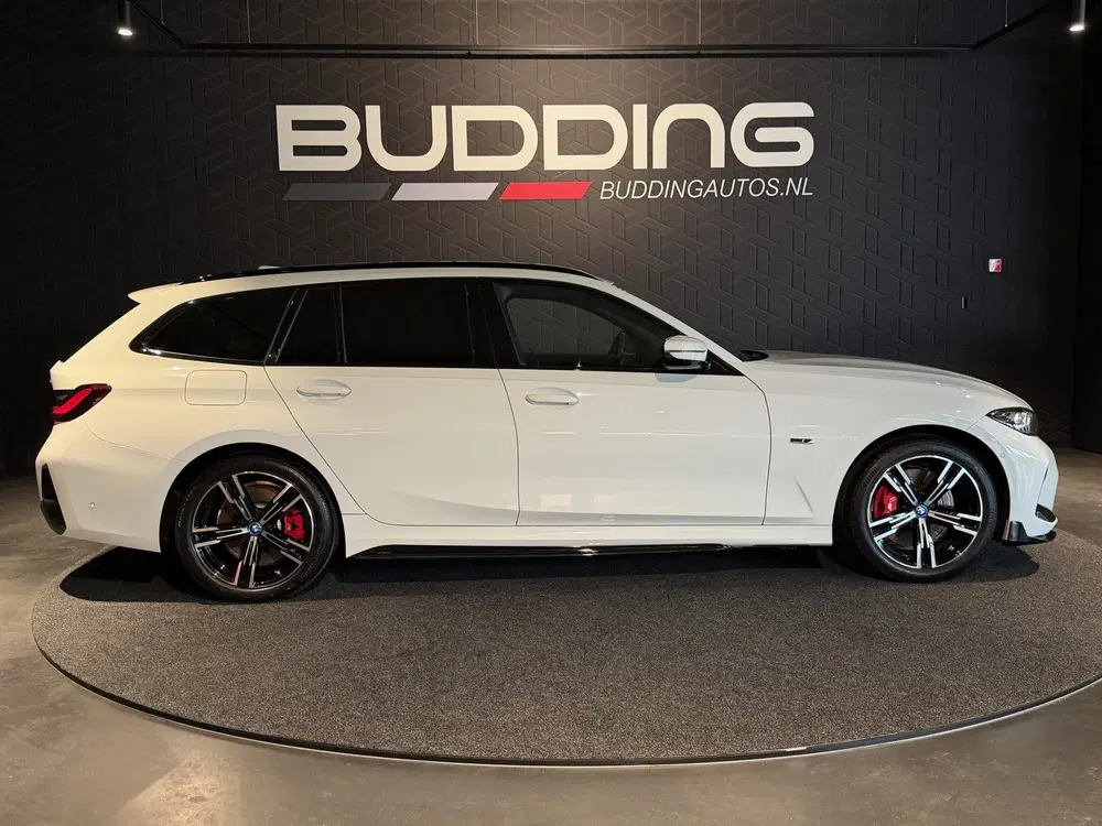 BMW 3-serie 3 Serie Touring 320e uit 2022, foto 4