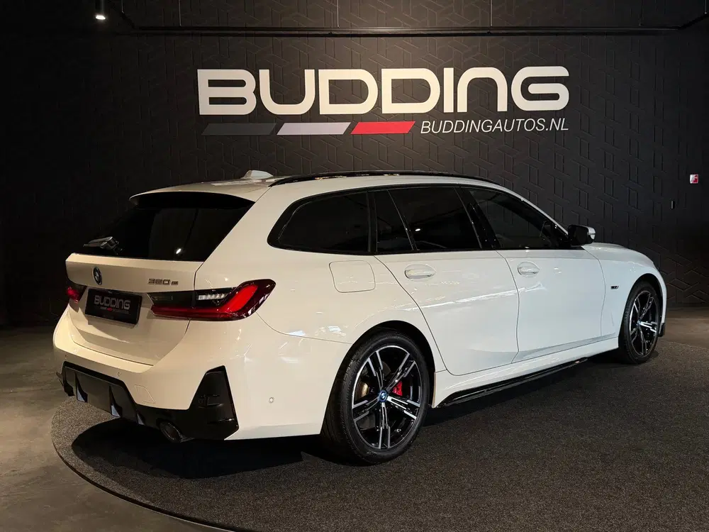 BMW 3-serie 3 Serie Touring 320e uit 2022, foto 5