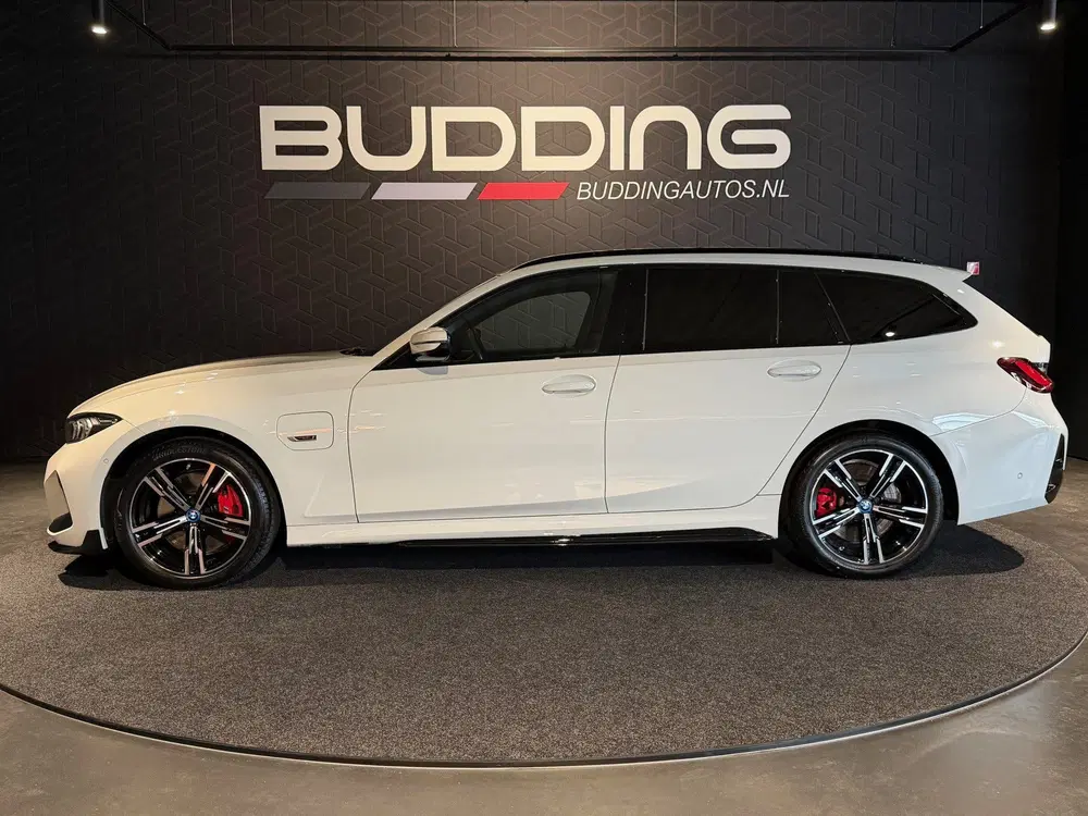 BMW 3-serie 3 Serie Touring 320e uit 2022, foto 8