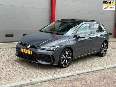 Volkswagen Golf 1.5 eHybrid Life Edition uit 2025
