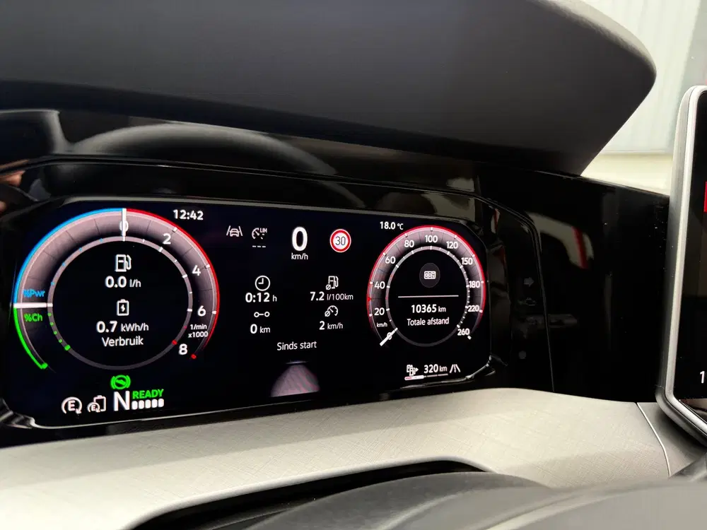 Volkswagen Golf 1.5 eHybrid Life Edition uit 2025, foto 14