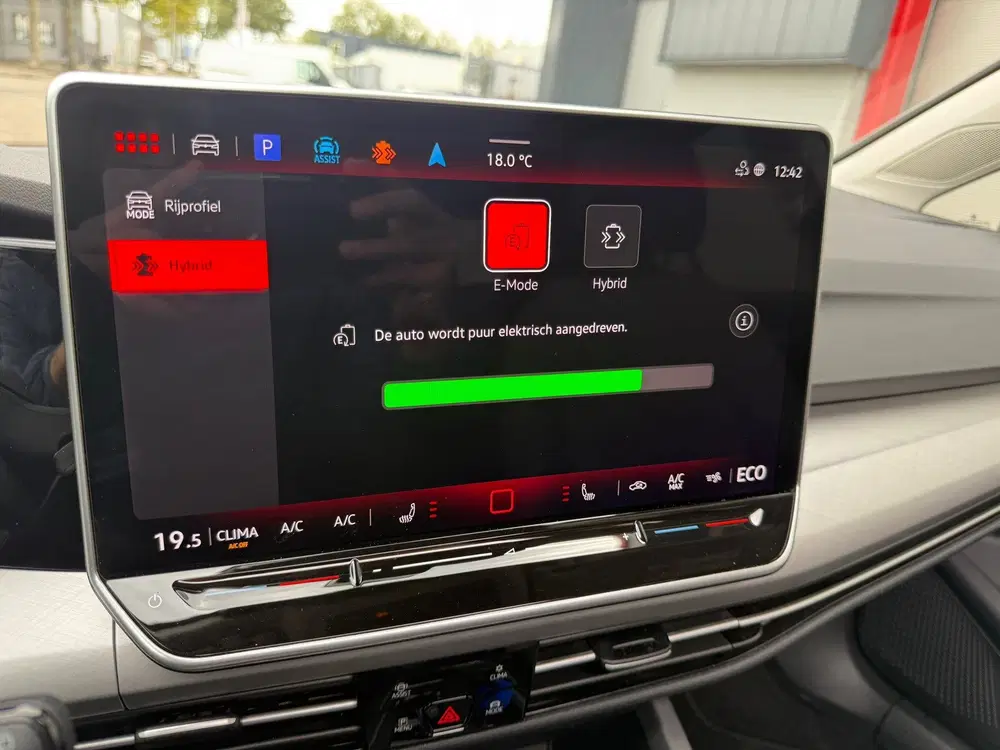 Volkswagen Golf 1.5 eHybrid Life Edition uit 2025, foto 15