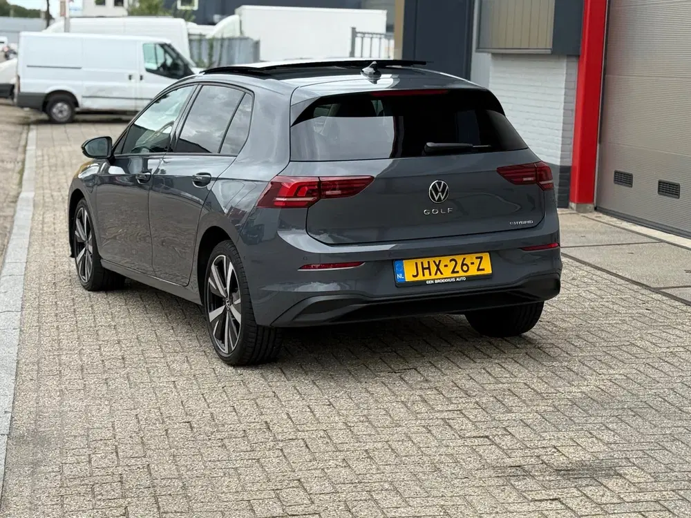 Volkswagen Golf 1.5 eHybrid Life Edition uit 2025, foto 4