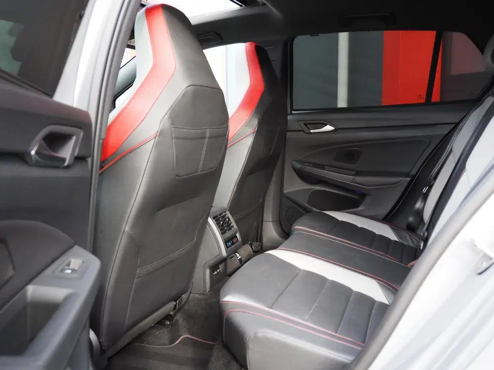 Volkswagen Golf 2.0 TSI GTI uit 2021, foto 14