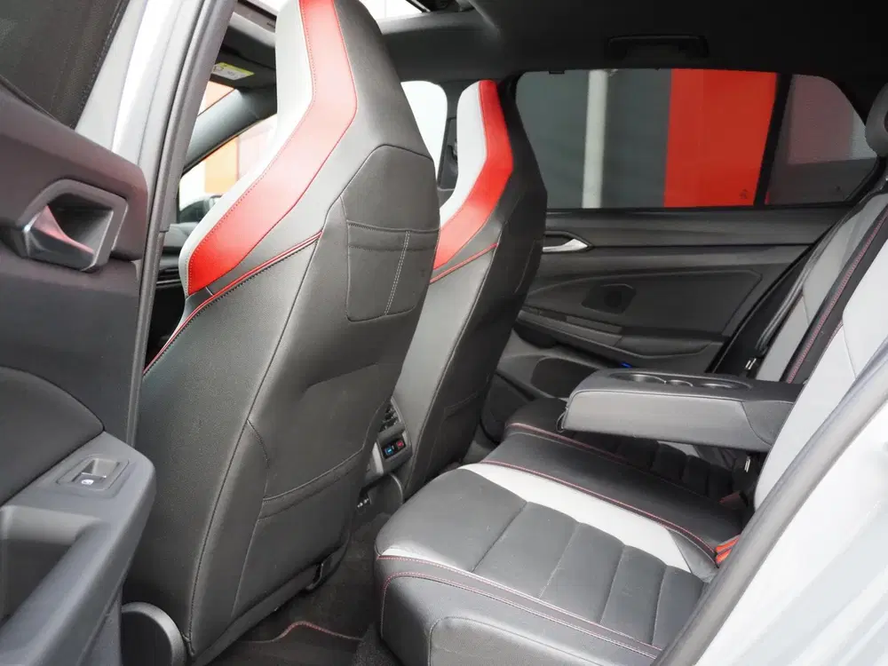 Volkswagen Golf 2.0 TSI GTI uit 2021, foto 15