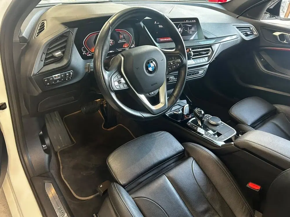 BMW 1-serie 118i High Executive Edition uit 2020, foto 5