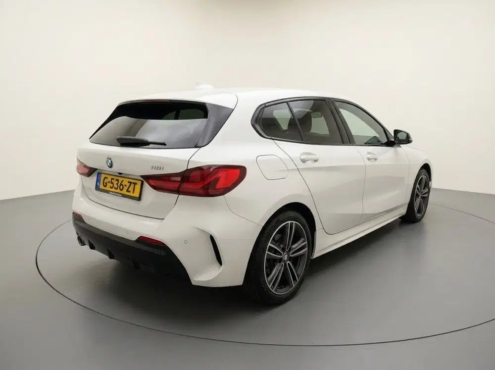 BMW 1-serie 118i High Executive Edition uit 2020, foto 6