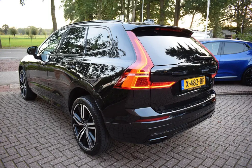 Volvo XC60 2.0 T8 Twin Engine AWD R-DESIGN uit 2020, foto 3