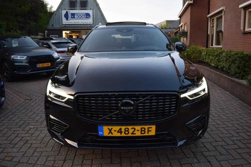 Volvo XC60 2.0 T8 Twin Engine AWD R-DESIGN uit 2020, foto 5