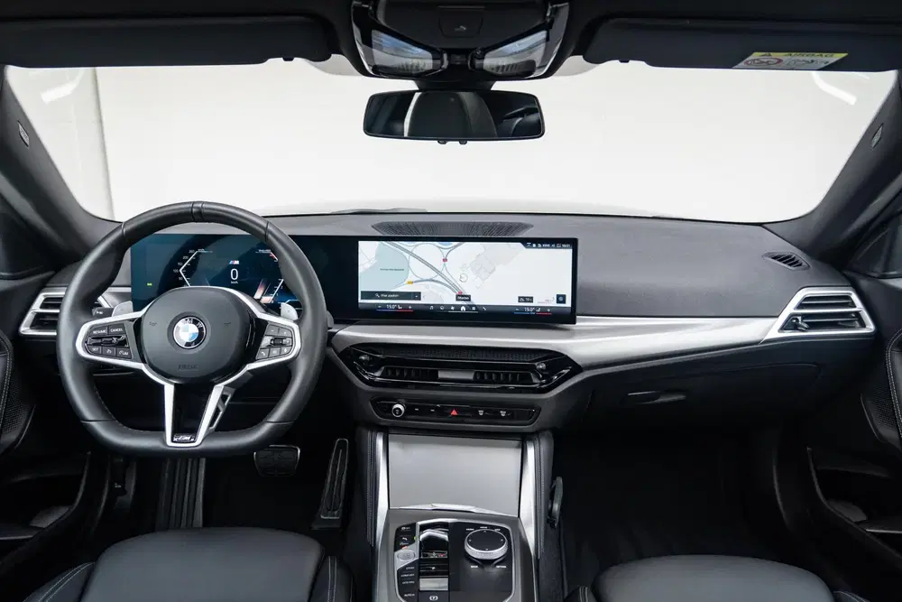 BMW 2-serie Coupé 220i uit 2025, foto 3