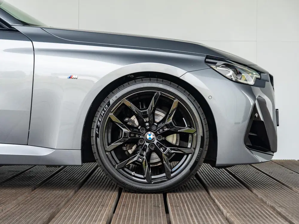 BMW 2-serie Coupé 220i uit 2025, foto 9