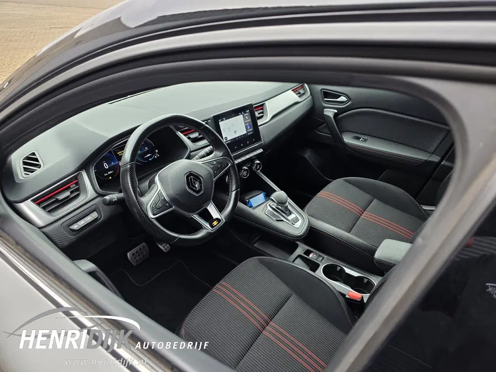 Renault Captur 1.6 E-Tech Hybrid 145 R.S. Line Navi uit 2022, foto 13