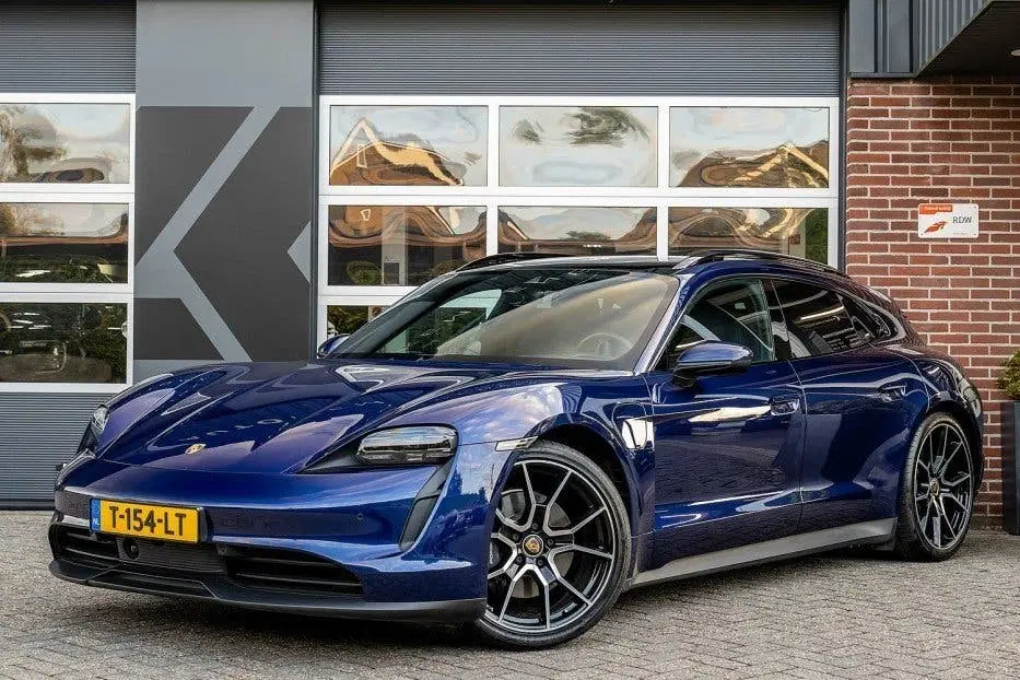Porsche Taycan Sport Turismo uit 2023