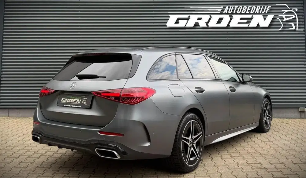 Mercedes-Benz C-Klasse Mercedes C-klasse 300 e 4MATIC AMG Line PA uit 2022, foto 10