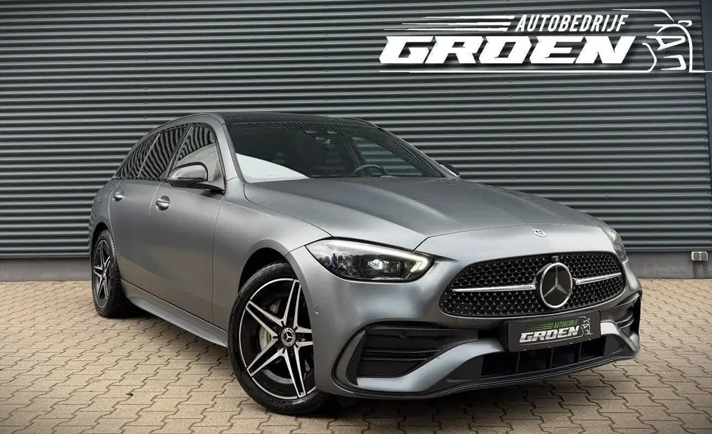 Mercedes-Benz C-Klasse Mercedes C-klasse 300 e 4MATIC AMG Line PA uit 2022, foto 2
