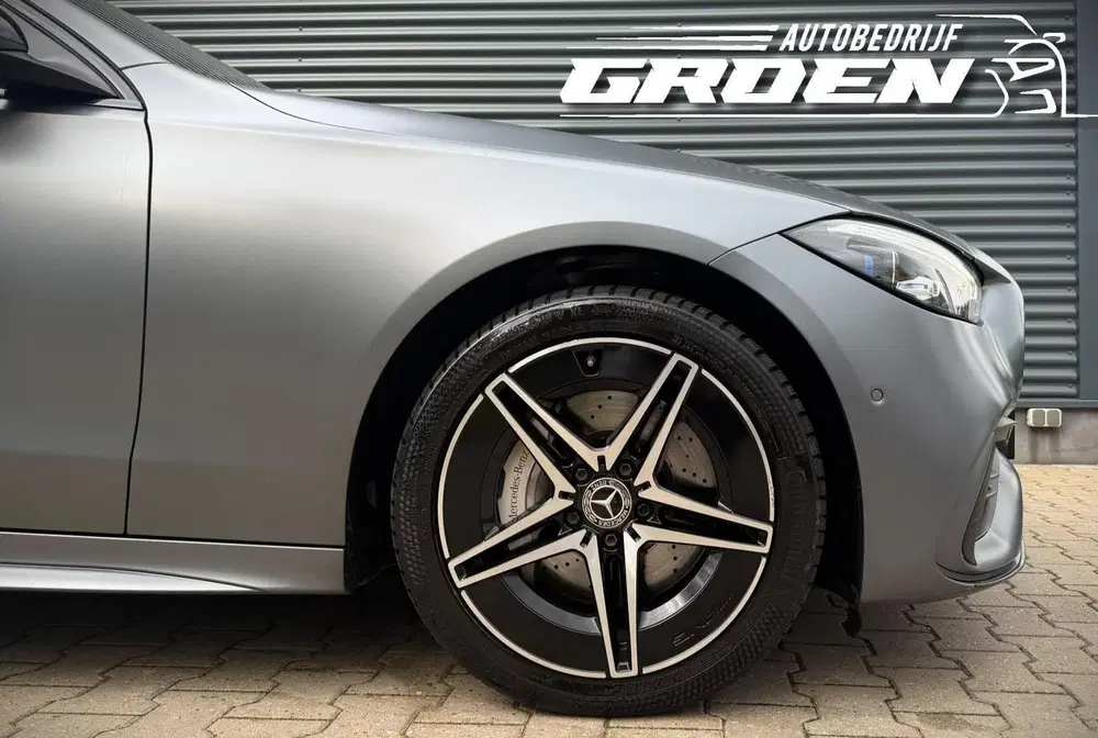 Mercedes-Benz C-Klasse Mercedes C-klasse 300 e 4MATIC AMG Line PA uit 2022, foto 6