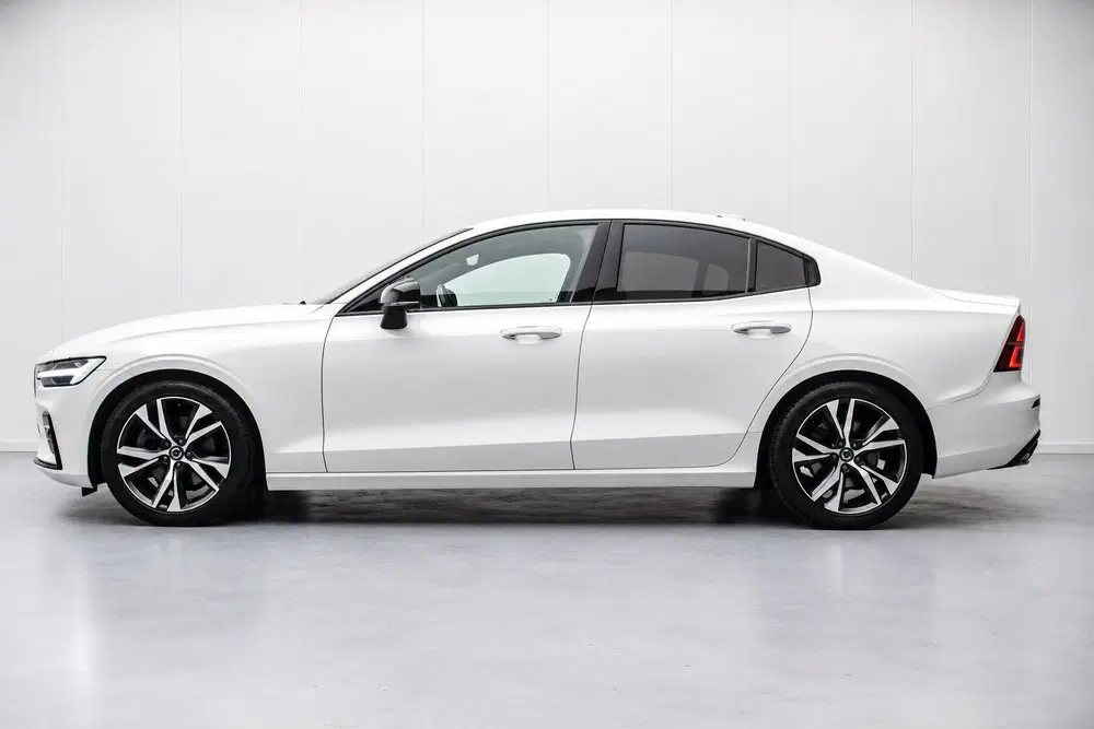 Volvo S60 2.0 B3 R-Design Black Pack NL-auto [ Massa uit 2021, foto 3