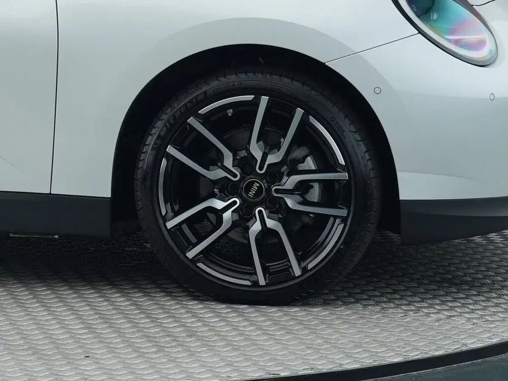 Mini Hatchback Cooper SE uit 2026, foto 12