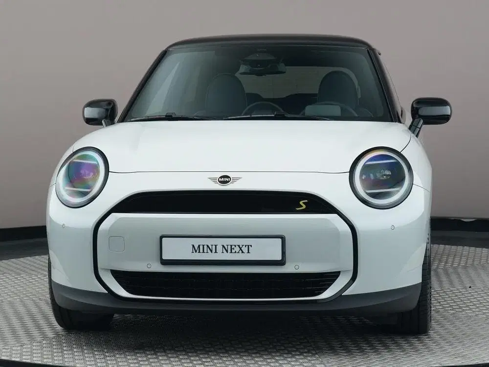 Mini Hatchback Cooper SE uit 2026, foto 3