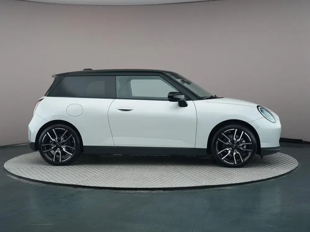 Mini Hatchback Cooper SE uit 2026, foto 5