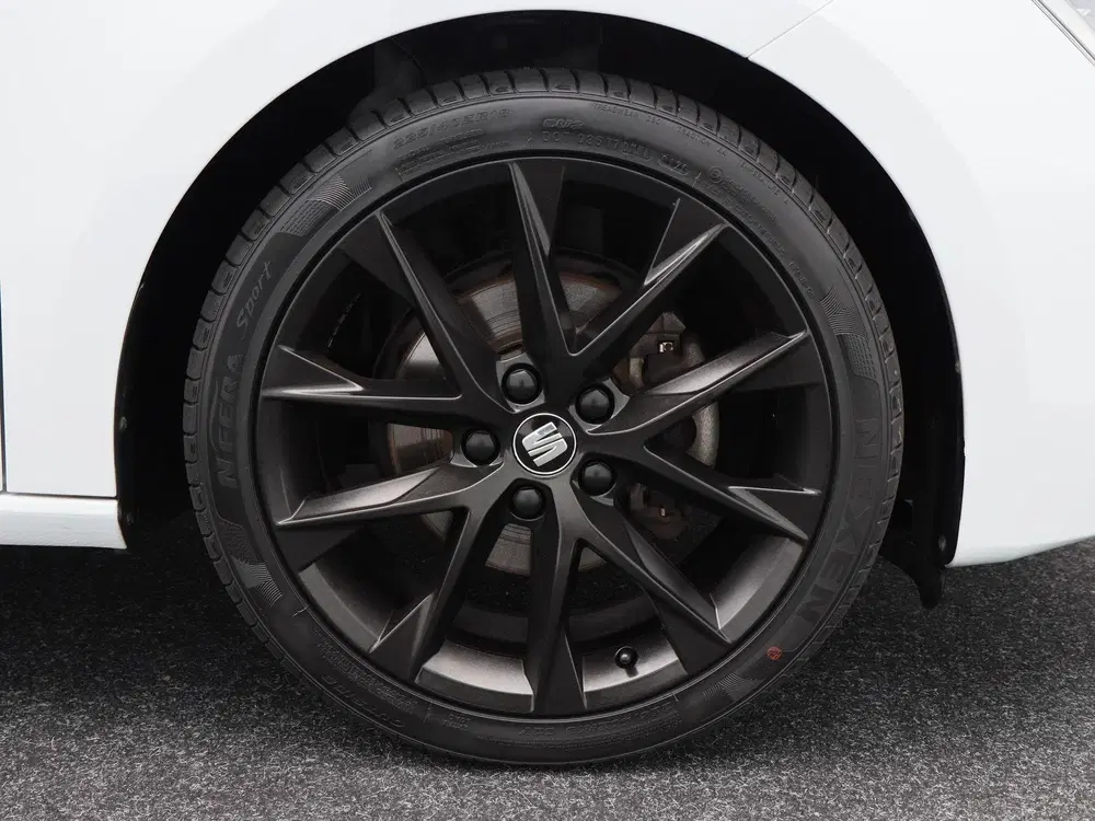 SEAT Leon 1.5 TSi 150 Pk Automaat FR Ultimate Editio uit 2020, foto 10