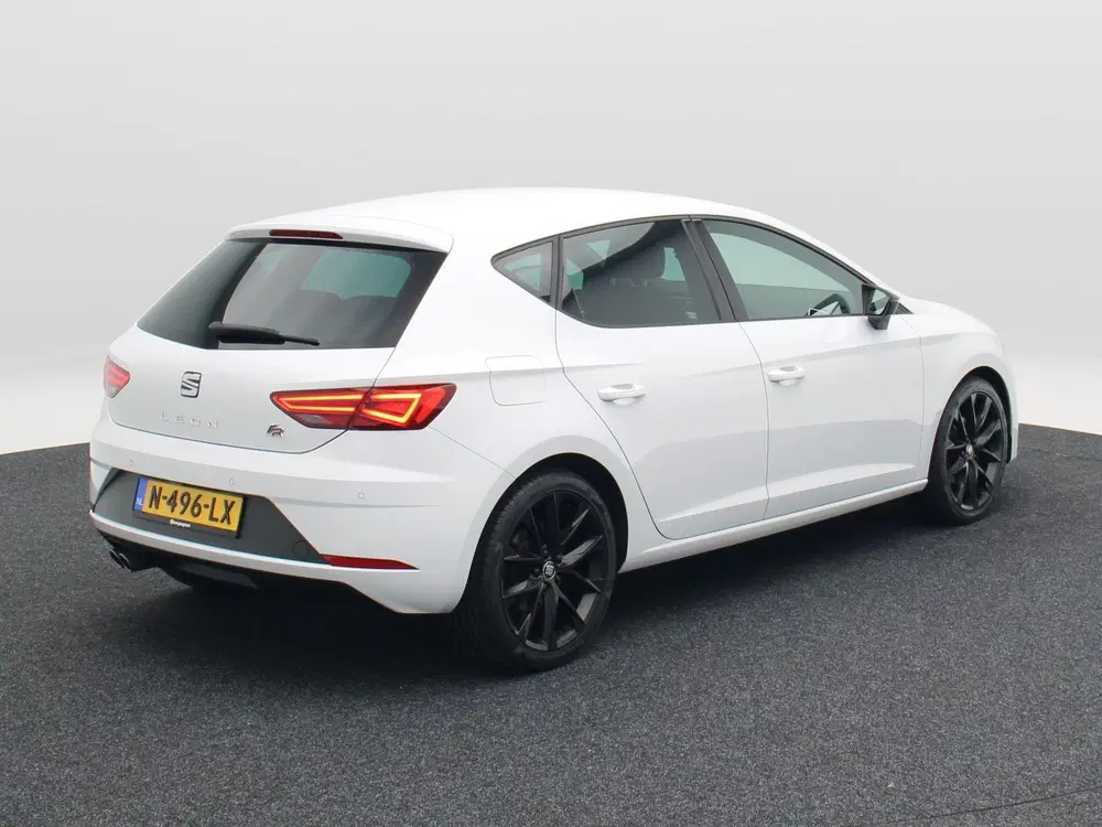 SEAT Leon 1.5 TSi 150 Pk Automaat FR Ultimate Editio uit 2020, foto 2